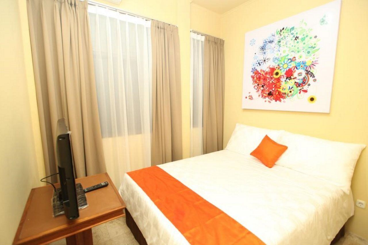 Maven Buncit Hotel Jakarta Exterior photo
